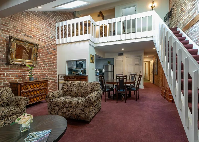 Quarter House Suites
